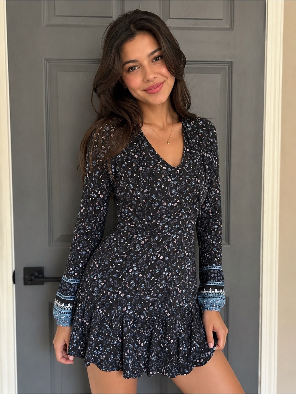 Hollister Long Sleeve Paisley Floral Mini Dress Black Blue XS